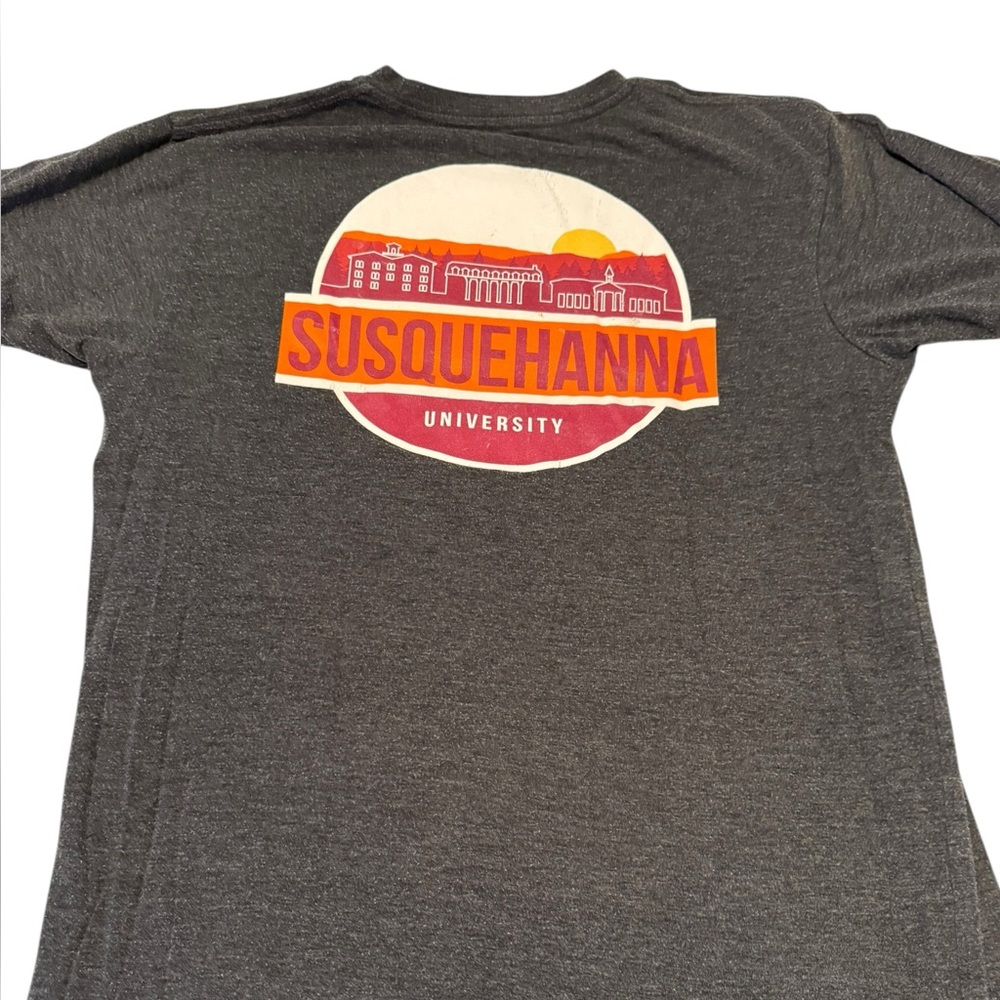 Susquehanna University Short Sleeve Tee in Charcoal. Size M. GUC